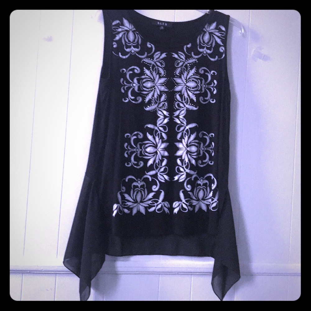 Black and white tunic